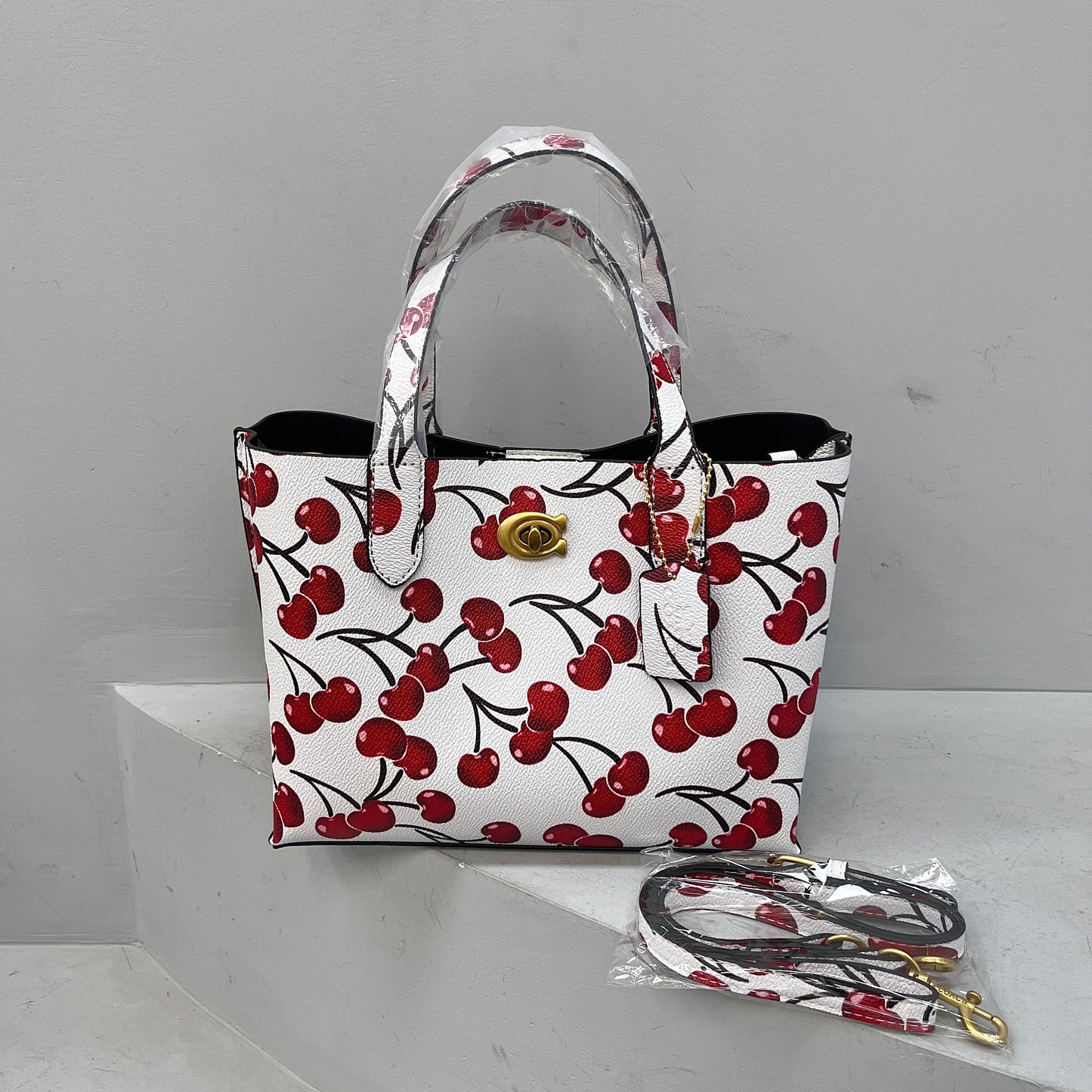 C-Tote w/ Middle Zipper