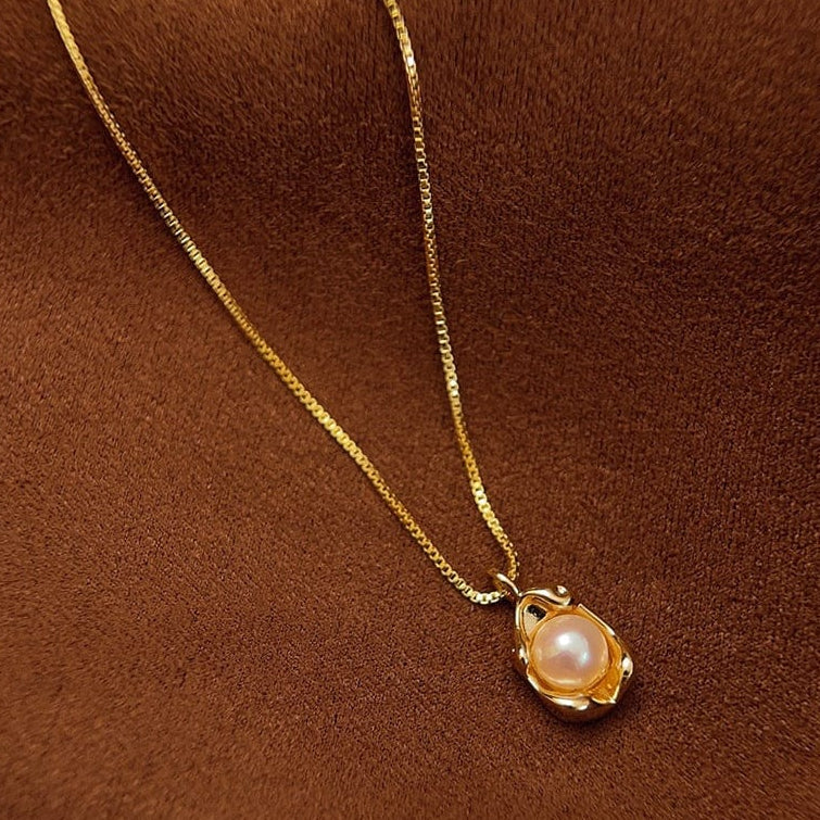 GOLD PEARL TEARDROP PENDANT NECKLACE