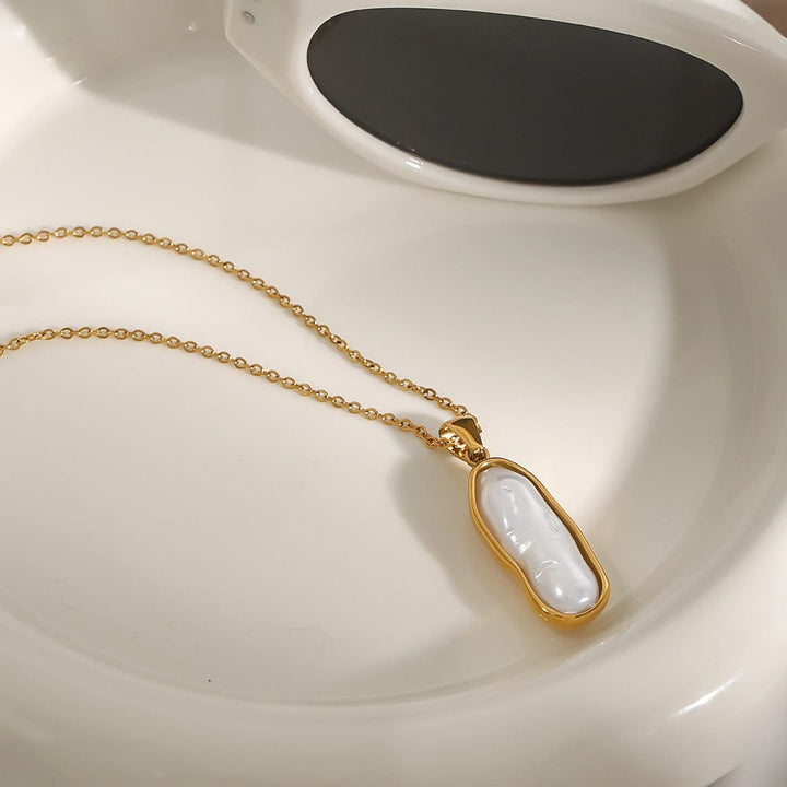 GOLD OPAL PENDANT NECKLACE