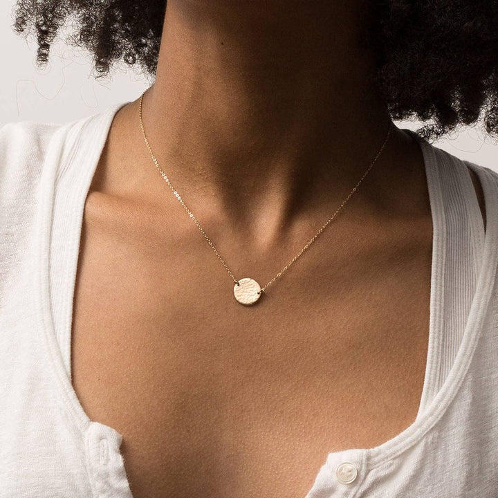 GOLD HAMMERED DISC NECKLACE
