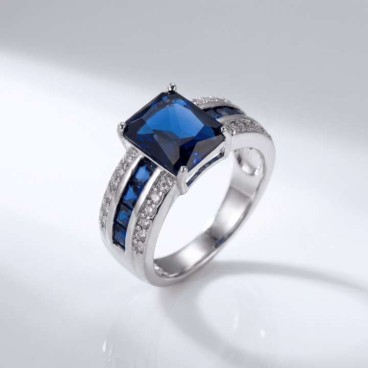 GEMSTONE VINTAGE RING