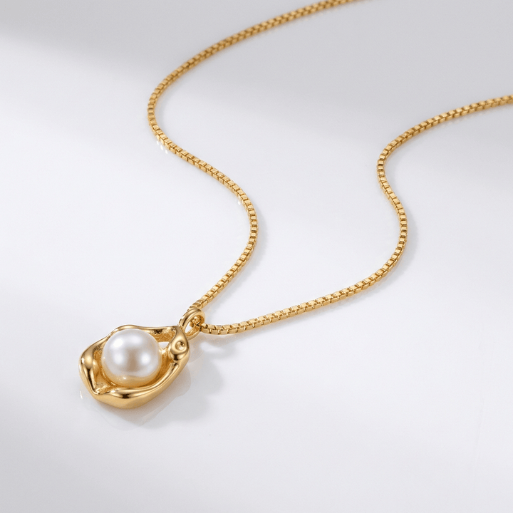 GOLD PEARL TEARDROP PENDANT NECKLACE
