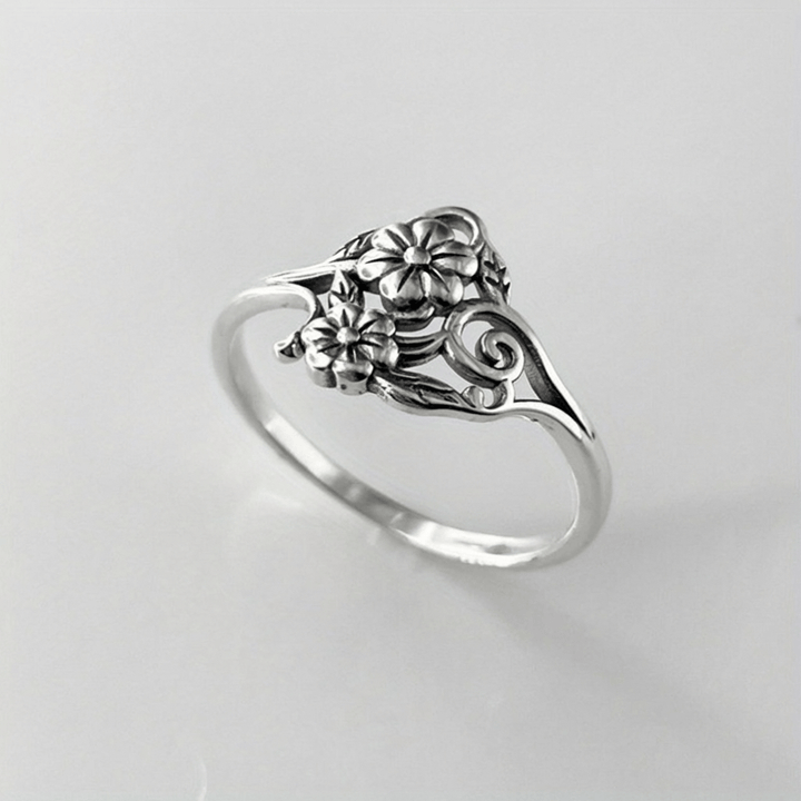 SILVER FLOWER ORNATE RING