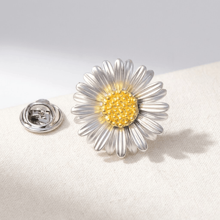 DAISY BROOCH