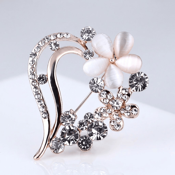 FLOWER CRYSTAL BROOCH