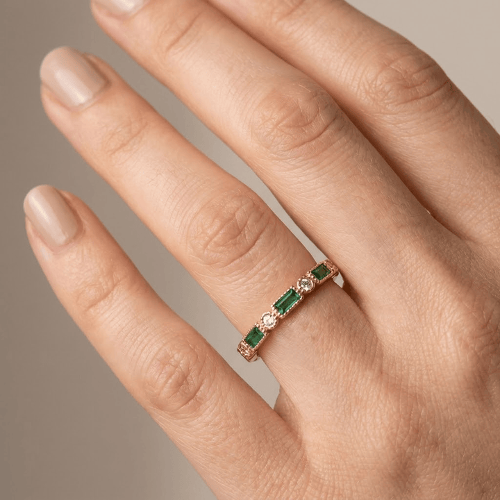 EMERALD STYLE ZIRCONIA BAND RING