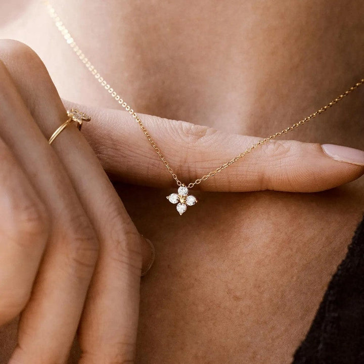 FLOWER ZIRCONIA PENDANT NECKLACE