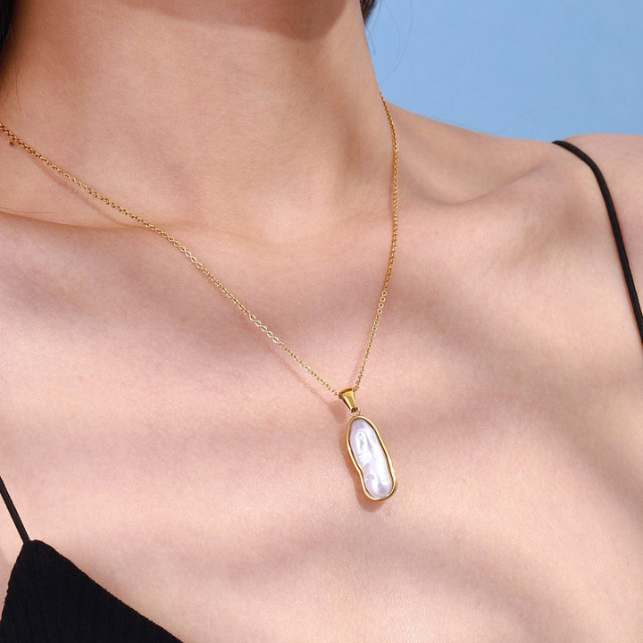 GOLD OPAL PENDANT NECKLACE