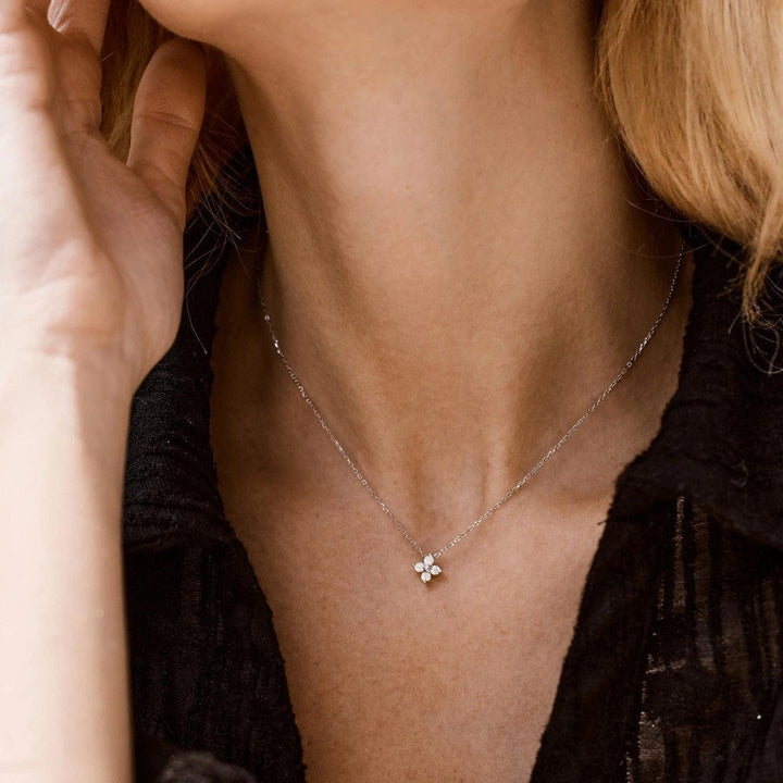 FLOWER ZIRCONIA PENDANT NECKLACE