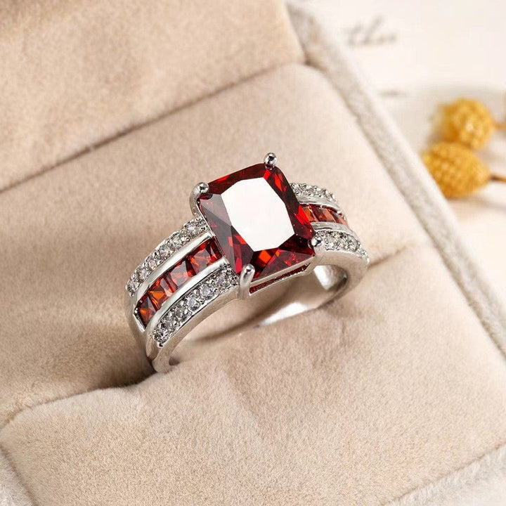 GEMSTONE VINTAGE RING