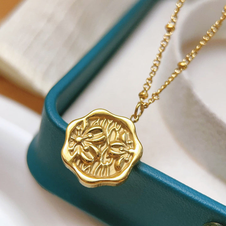 GOLD COIN PENDANT NECKLACE
