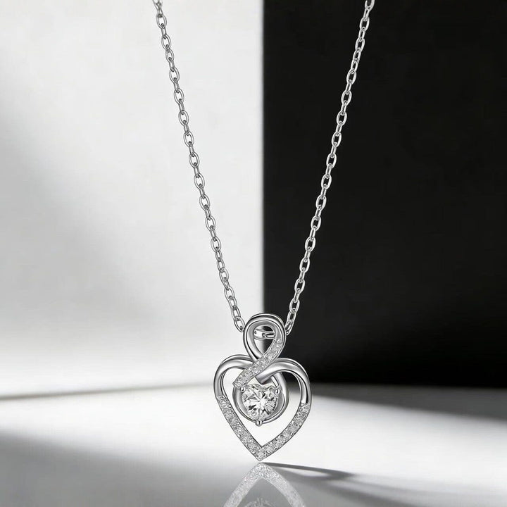 DANCING HEART ZIRCONIA NECKLACE
