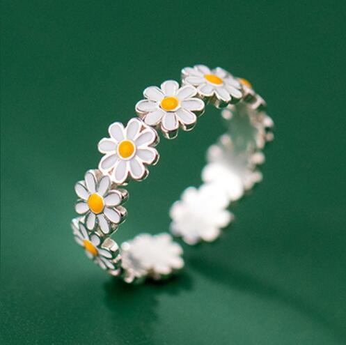 DAISY CROWN RING - (ADJUSTABLE)
