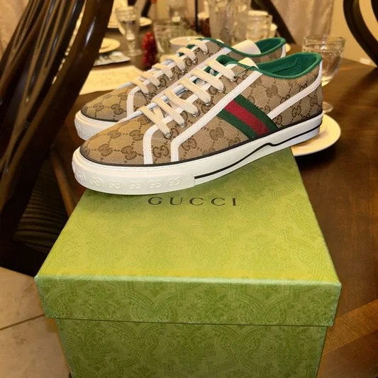 Unisex  Sneakers
