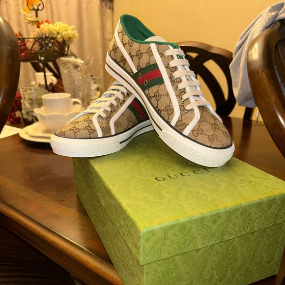 Unisex  Sneakers