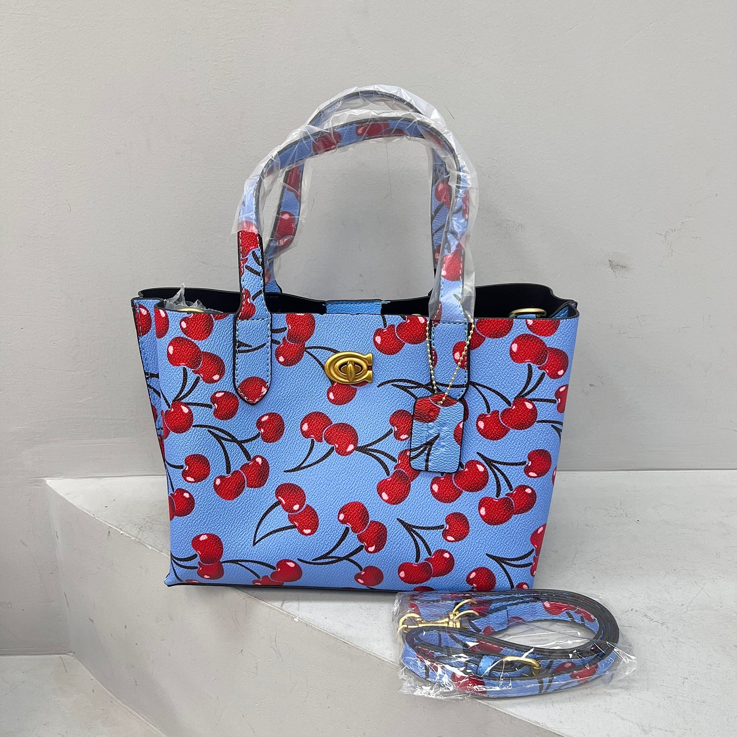 C-Tote w/ Middle Zipper