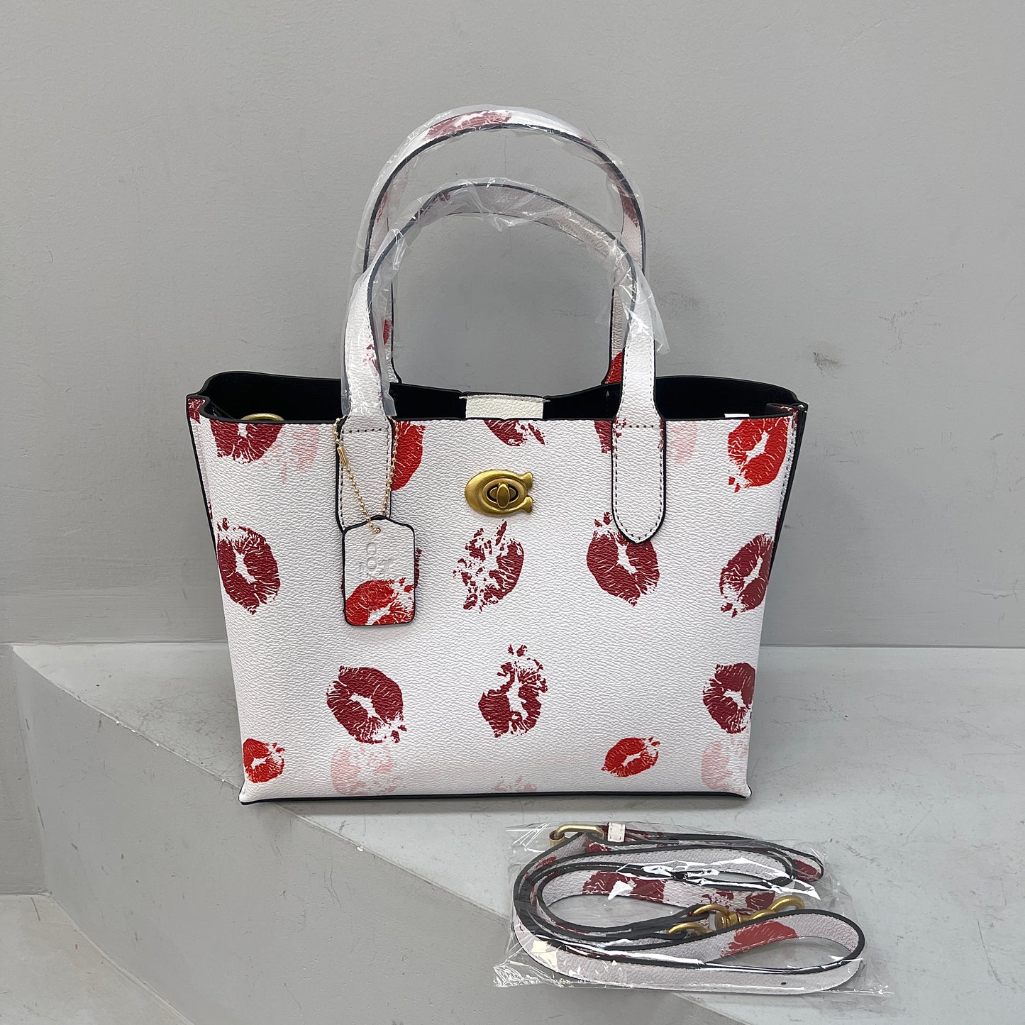 C-Tote w/ Middle Zipper