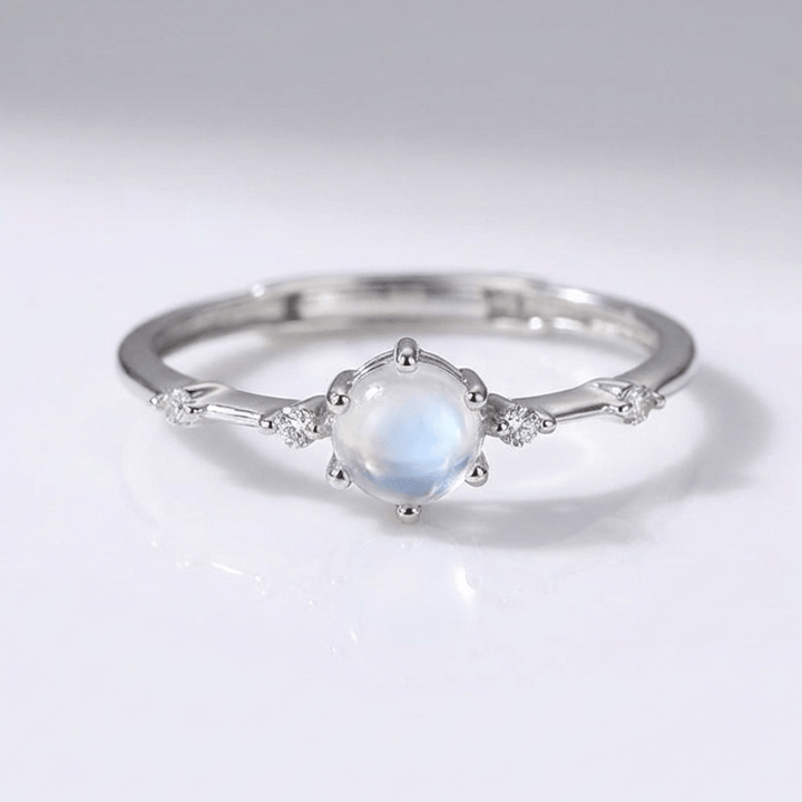 SILVER MOONSTONE VINTAGE RING - (ADJUSTABLE)