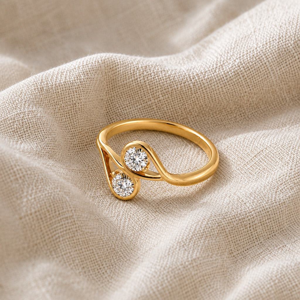 Vintage Wavy Gold Zirconia Ring